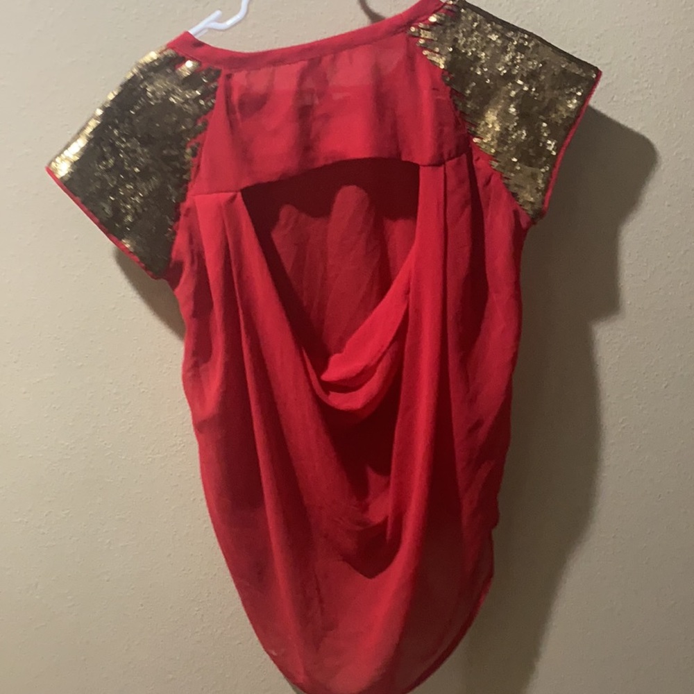 Red blouse - Picture 5 of 5